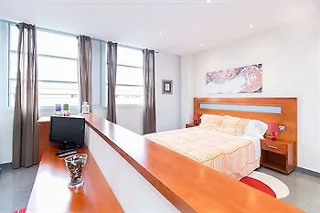** Hotel Ainb B&B Eixample-Muntaner Barcelona Spain