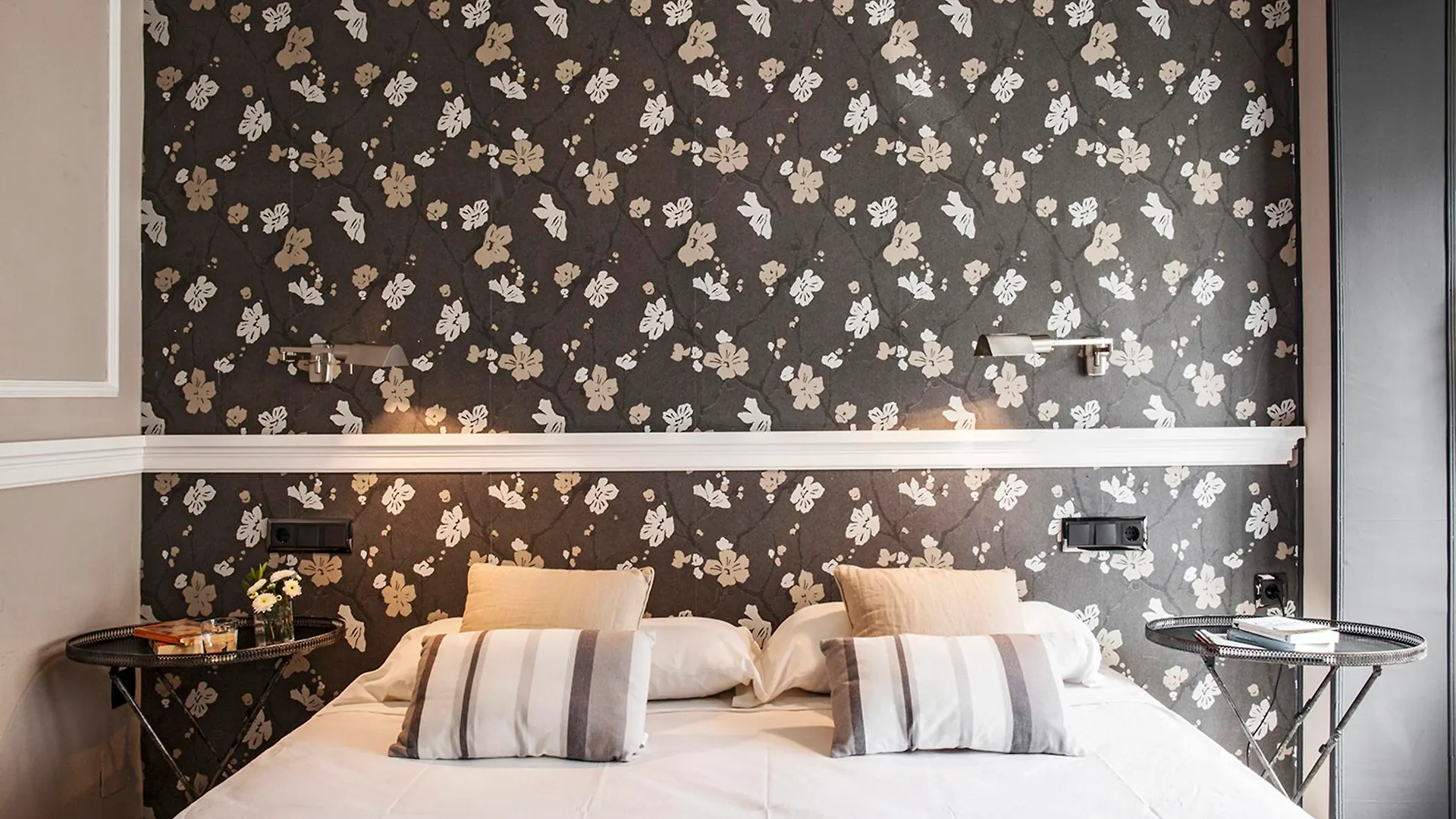 Hotel Ainb B&B Eixample-Muntaner Barcelona