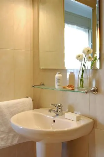 Ainb B&B Eixample-Muntaner Barcelona 2*,