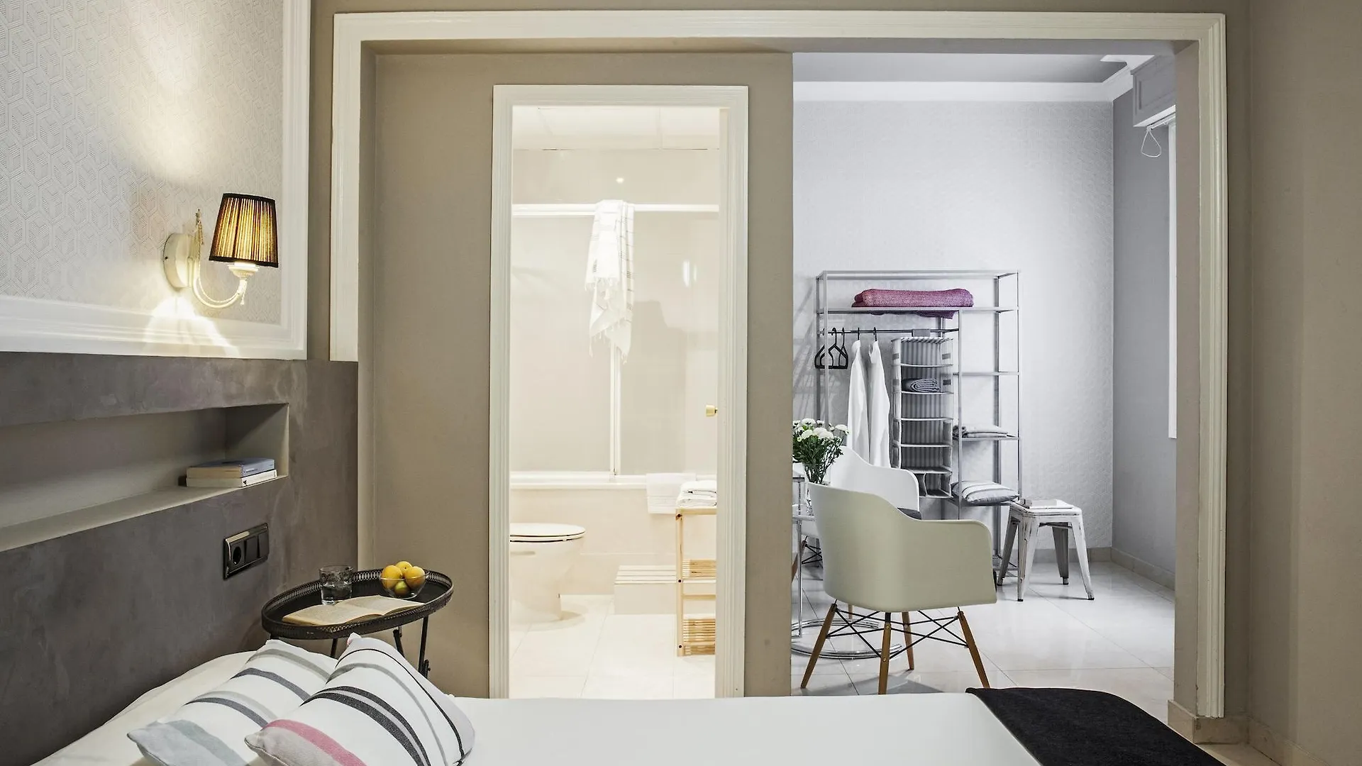 Ainb B&B Eixample-Muntaner Barcelona Hotel