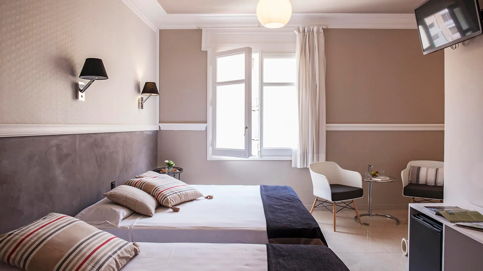 Ainb B&B Eixample-Muntaner Barcelona Hotel