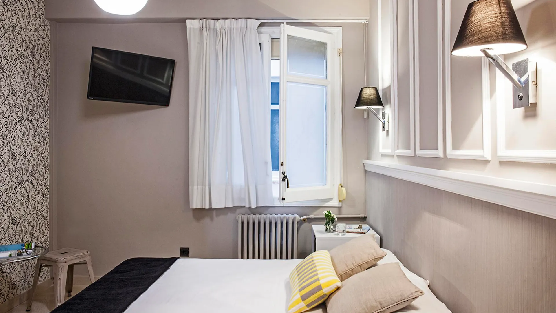 Ainb B&B Eixample-Muntaner Barcelona 2*,  Spain