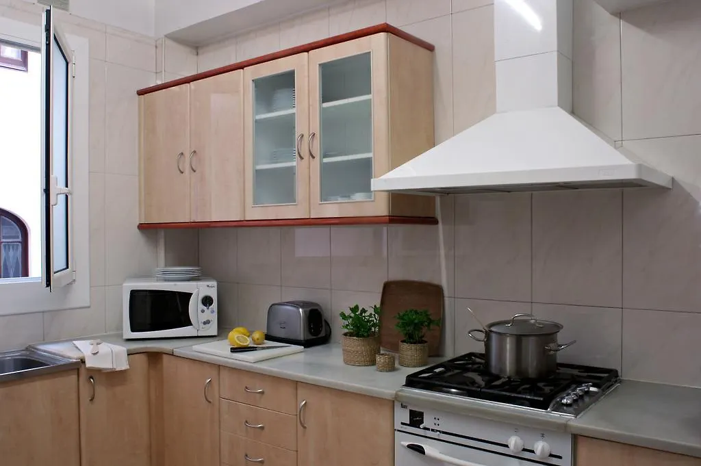 Ainb B&B Eixample-Muntaner contacts