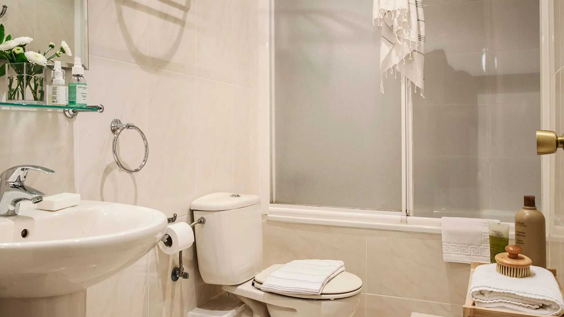 Ainb B&B Eixample-Muntaner Barcelona 2*,