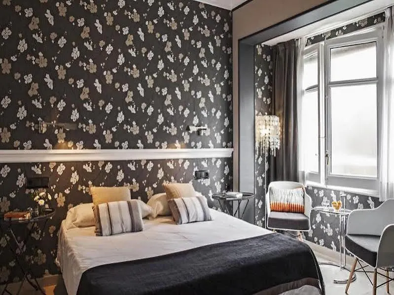 ** Hotel Ainb B&B Eixample-Muntaner Barcelona Spain